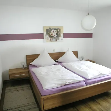 דירה Gaestehaus Gutensohn ואסרבורג